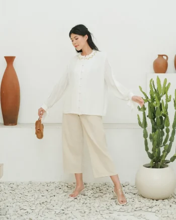 Selene Blouse Wanita Broken White