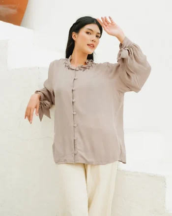 Selene Blouse Wanita Cream