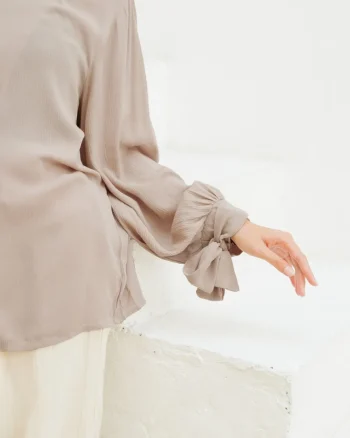 Selene Blouse Wanita Cream